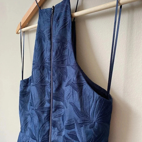 Keepsake Revolve Women's Size Small Sleeveless Plain Sight Lace Mini Dress Navy - Picture 15 of 16